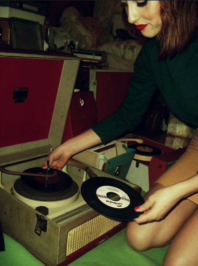 Vinyl Female Selector at Home 45s